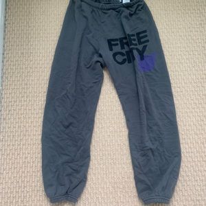 Free City sweatpants in greyart/lavender